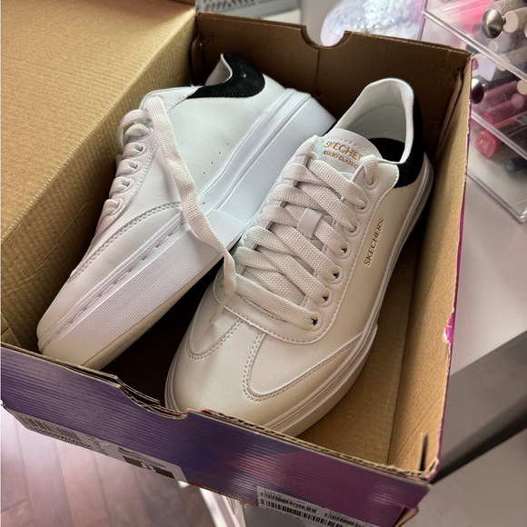 SALE!!!$ NEW Skechers Size 8 Sneakers - Picture 3 of 6